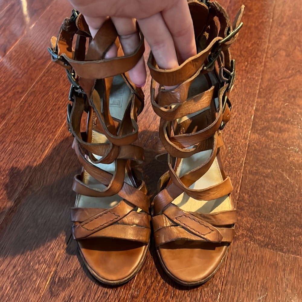 FRYE brown leather stewpot Moto heels w buckle, size 7.5 - Picture 8 of 10